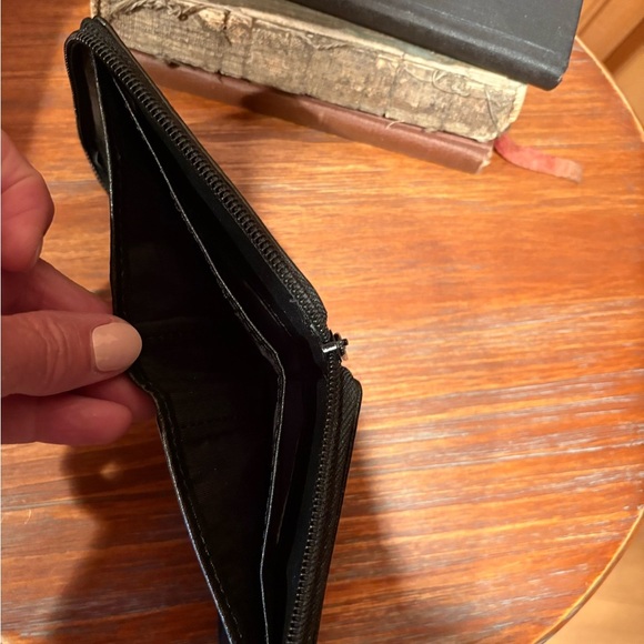 Genuine Black Leather Zip around Wallet - Picture 11 of 14